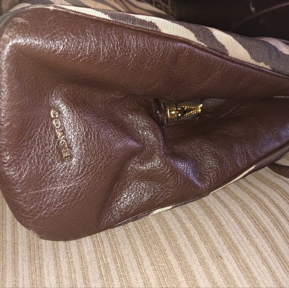 Coach purse - Picture 6 of 15